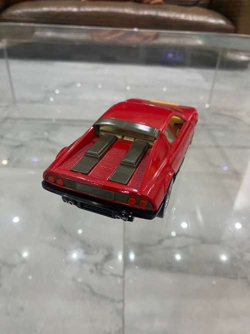 DIE CAST FERRARI 512 BURAGO SCALE 1:24!!!