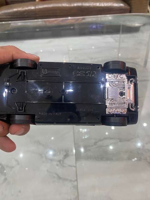 DIE CAST FERRARI 512 BURAGO SCALE 1:24!!!