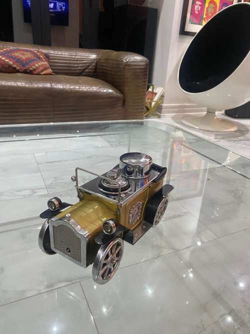 VINTAGE CAR CIGARETTE ASTRY AND LIGHTER FOR DISPLAY 25cm LARGE LIGHTER NOT WORKING!!!