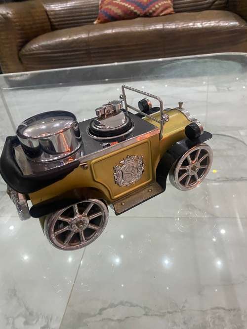 VINTAGE CAR CIGARETTE ASTRY AND LIGHTER FOR DISPLAY 25cm LARGE LIGHTER NOT WORKING!!!