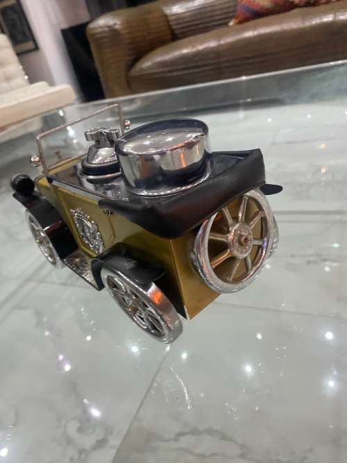 VINTAGE CAR CIGARETTE ASTRY AND LIGHTER FOR DISPLAY 25cm LARGE LIGHTER NOT WORKING!!!