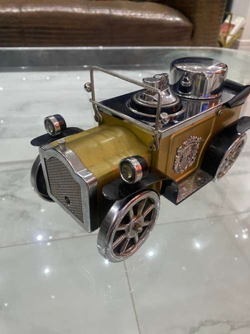 VINTAGE CAR CIGARETTE ASTRY AND LIGHTER FOR DISPLAY 25cm LARGE LIGHTER NOT WORKING!!!