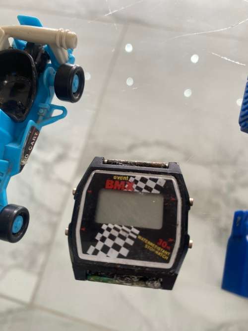 TOMY GOKART AND VINTAGE BMX WATCH AND TAKARA WATCH ROBOT NOT TESTED!!!