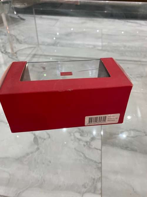 FERRARI ENZO 2002 DIE CAST SCALE 1:24 !!!