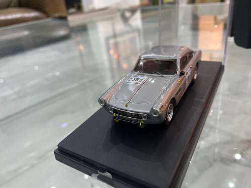 FERRARI 250GTE DIE CAST SCALE 1:24 !!!