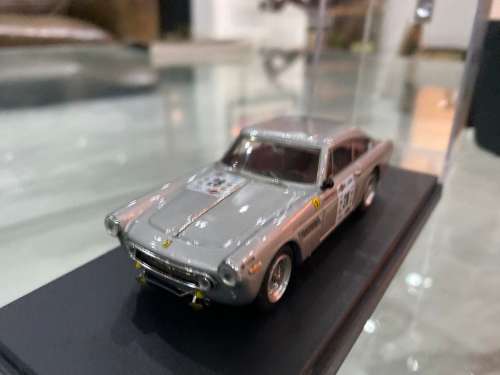 FERRARI 250GTE DIE CAST SCALE 1:24 !!!