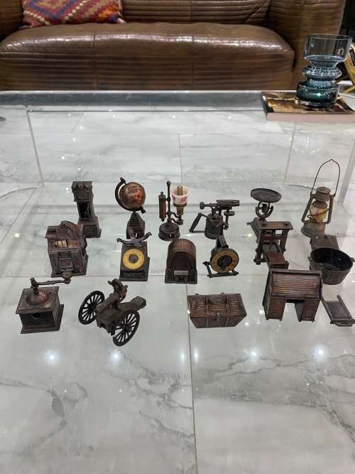 Collection of miniature display pieces bid for all!!!