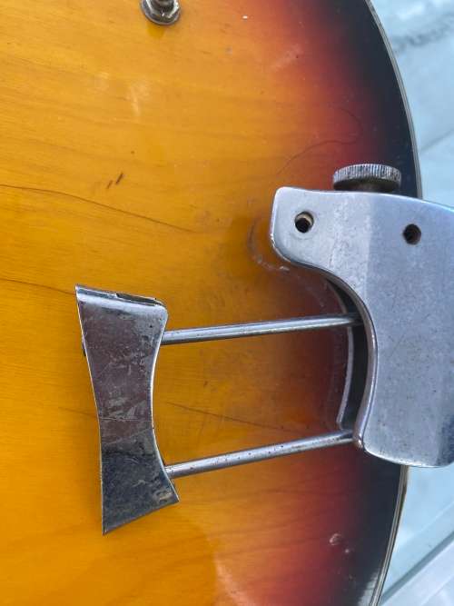 DIA 1303T GUITAR IN BAD CONDITION DAMAGE SHOWN ON PICTURES!!!