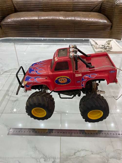 RARE LARGE VINTAGE TAMIYA MIDNIGHT PUMPKIN RC CAR NOT TESTED AND NO REMOTE !!!