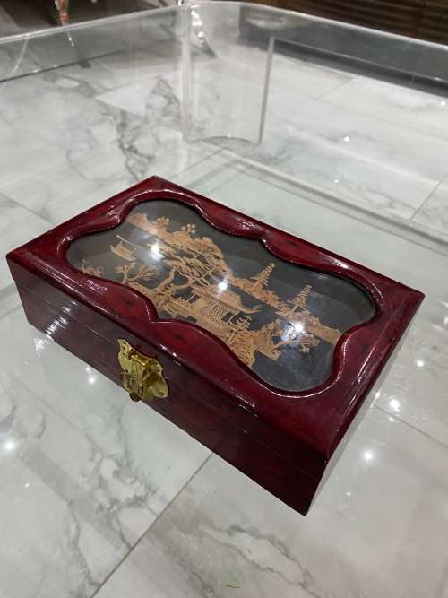 BEAUTIFUL CORKSCREW JEWELLERY BOX !!!