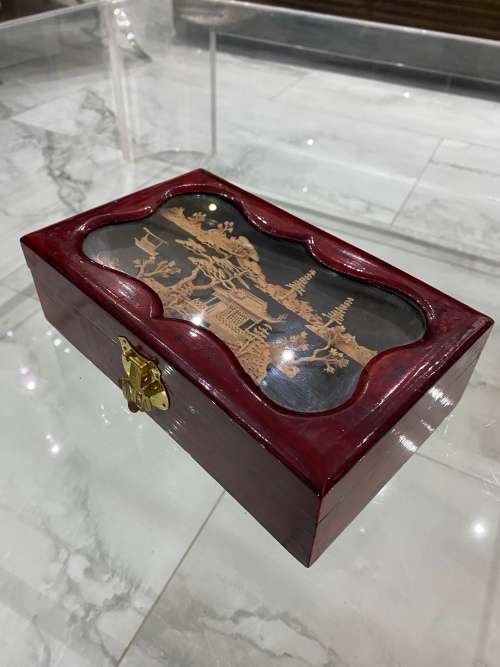 BEAUTIFUL CORKSCREW JEWELLERY BOX !!!