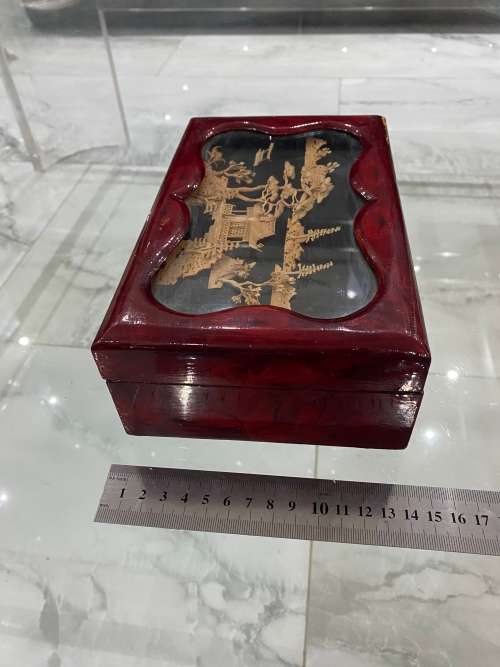 BEAUTIFUL CORKSCREW JEWELLERY BOX !!!