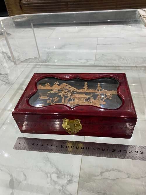 BEAUTIFUL CORKSCREW JEWELLERY BOX !!!