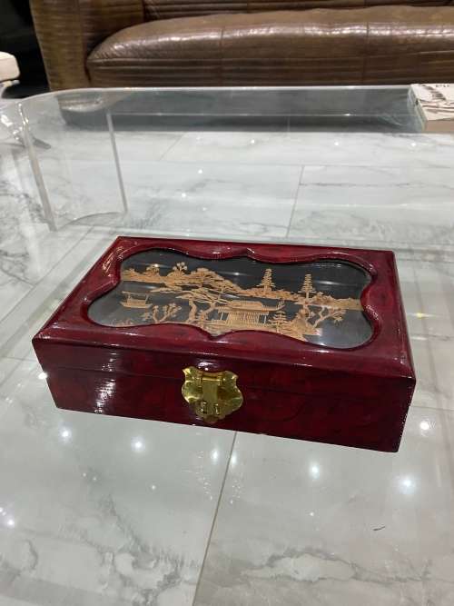 BEAUTIFUL CORKSCREW JEWELLERY BOX !!!