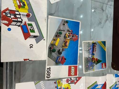 Collection of vintage legos bid for all as seen on pictures on case included!!!!