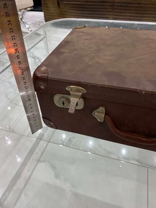 Collection of vintage legos bid for all as seen on pictures on case included!!!!