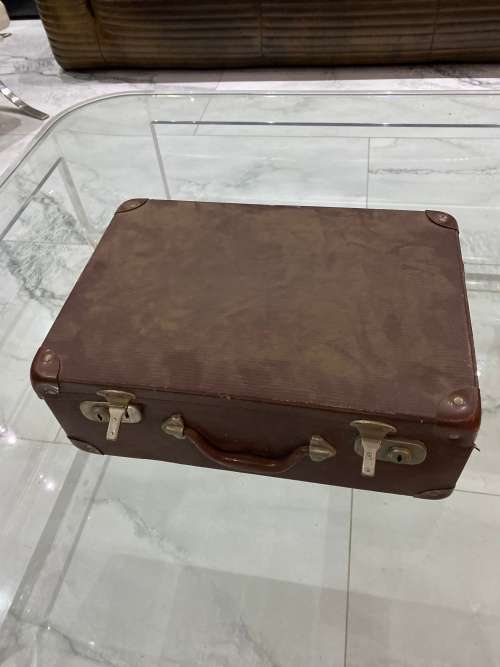 Collection of vintage legos bid for all as seen on pictures on case included!!!!