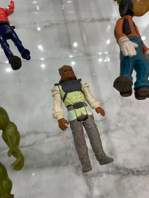 LARGE COLLECTION OF MASTER OF THE UNIVERSE ACTION FIGURES AND SPARES WITH WEAPONS BID FORL ALL!!