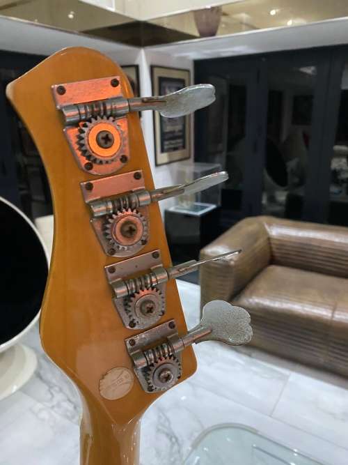 LARGE ELECTRICAL GUITAR NOT WORKING NEEDS TO BE RESTORED COMES WITH STAND !!