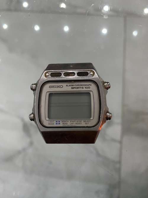 VINTAGE SEIKO WATCHES AND MORE BID FOR ALL 4 NOT TESTED AS SEEN ON PICTURES!!!!