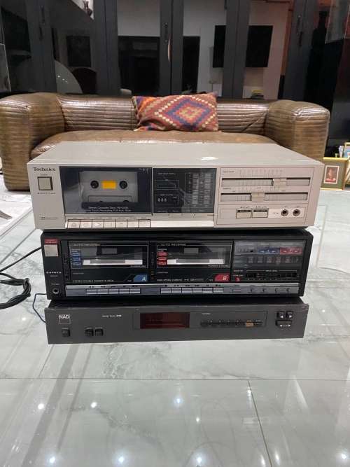 VINTAGE ELECTRONICS NAD TECHNICS AND OTHER NOT WORKING FOR SPARES !!!