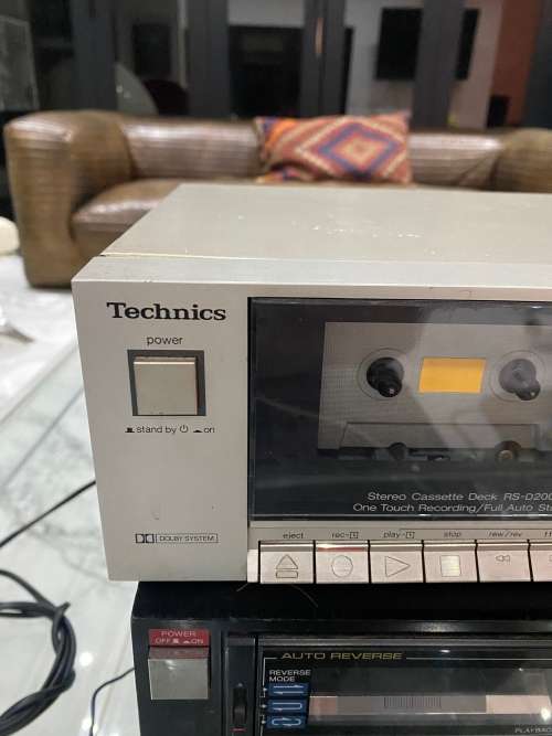 VINTAGE ELECTRONICS NAD TECHNICS AND OTHER NOT WORKING FOR SPARES !!!