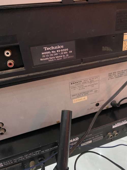 VINTAGE ELECTRONICS NAD TECHNICS AND OTHER NOT WORKING FOR SPARES !!!