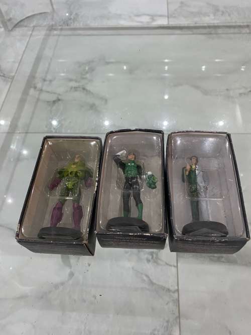 VINTAGE DC LEAD FIGURES BID FOR ALL !!!