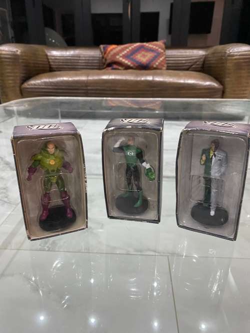 VINTAGE DC LEAD FIGURES BID FOR ALL !!!
