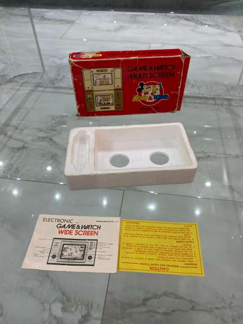Mickey  and Donald  Nintendo game and watch box only !!!