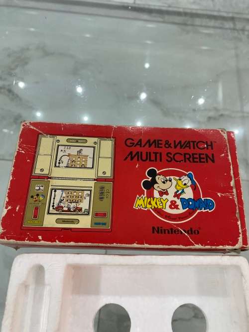 Mickey  and Donald  Nintendo game and watch box only !!!