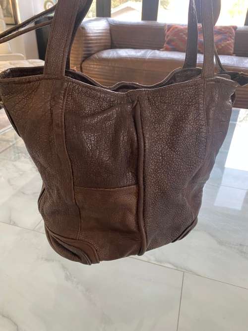 LARGE LEATHER BAG !!!