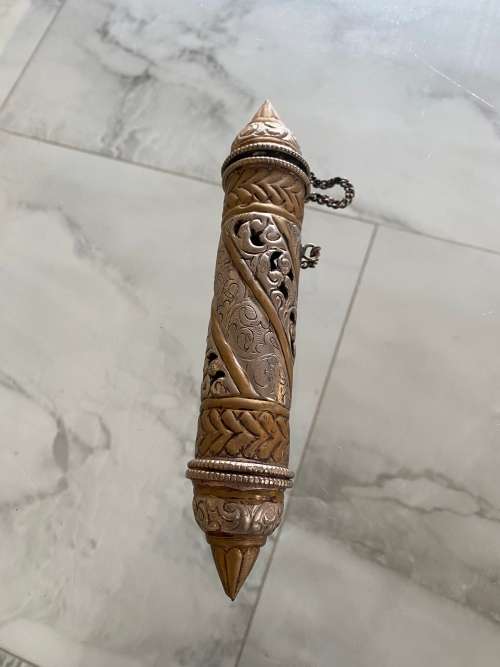 Highly detailed holder !!!