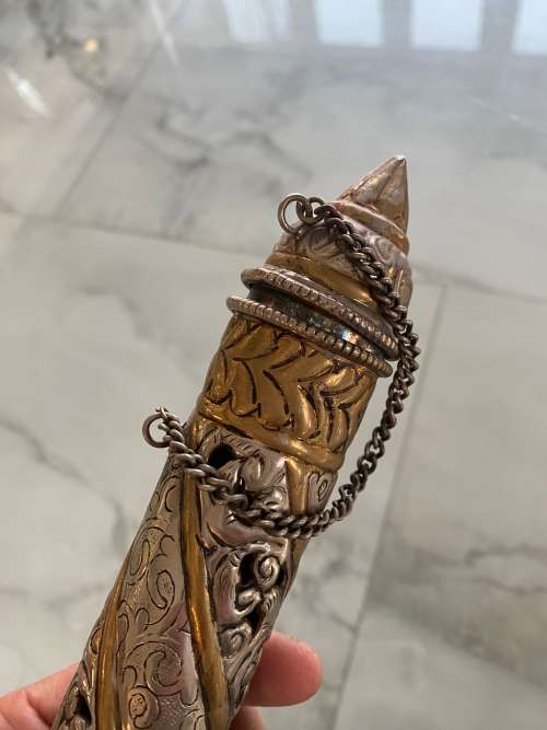 Highly detailed holder !!!