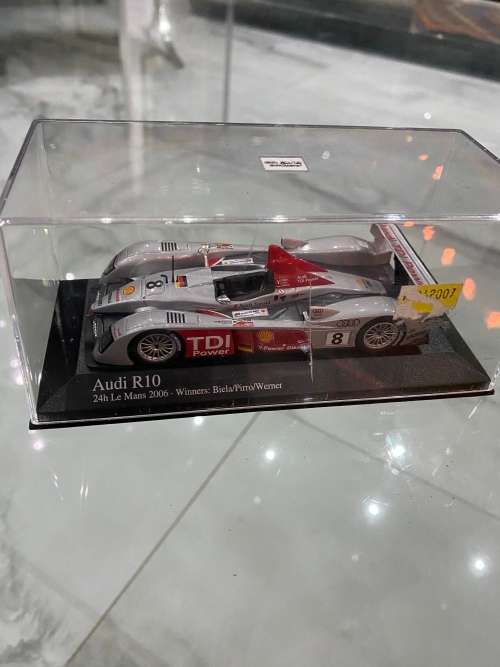 Audi R10 24th Le Mans 2006 winner die cast scale 1:43 Mini champs !!!