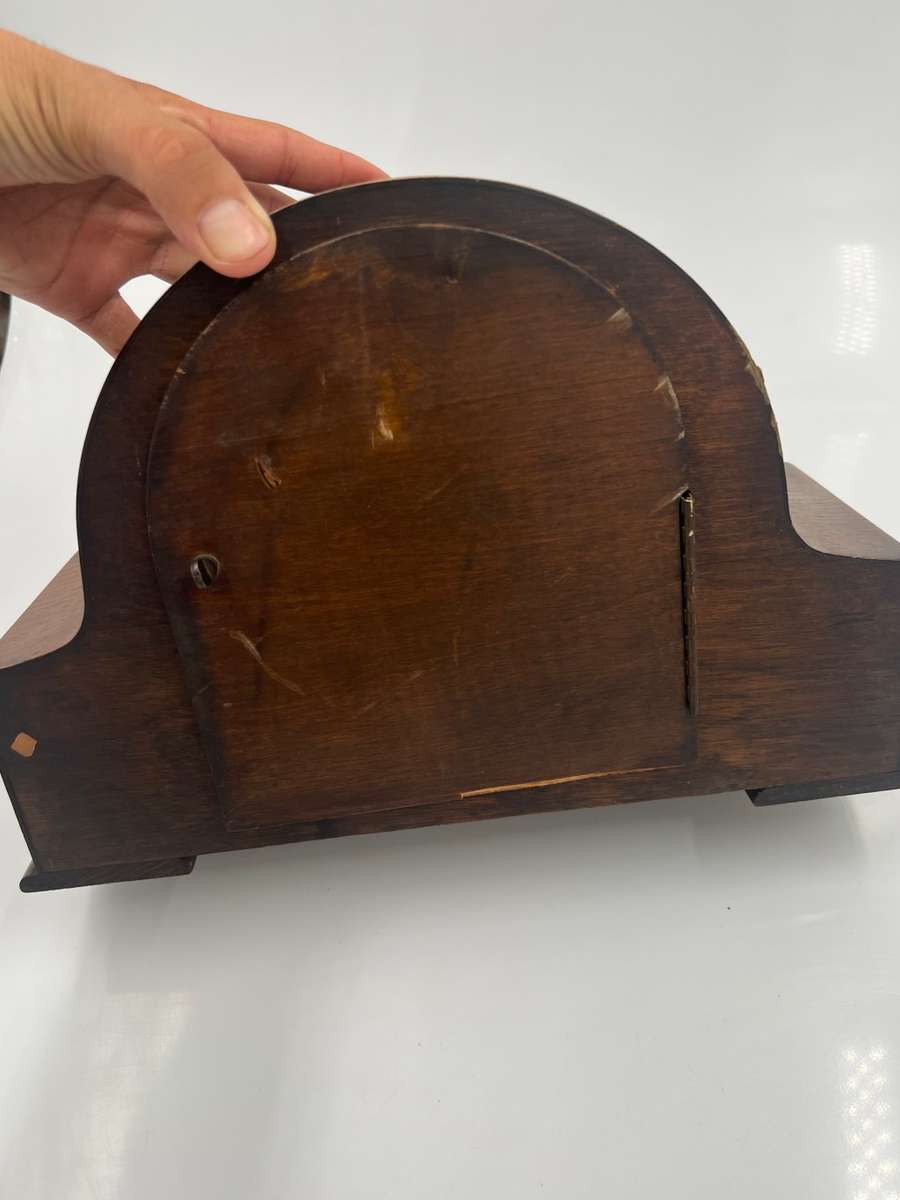 VINTAGE MANTLE CLOCK WITH KEY NOT TESTED MADE IN ENGLAND COMPLETE!!!!