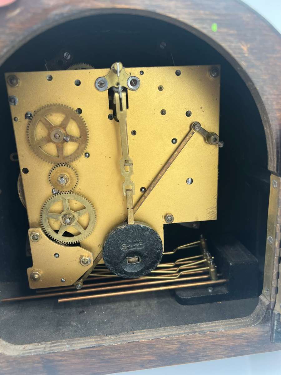 VINTAGE MANTLE CLOCK WITH KEY NOT TESTED MADE IN ENGLAND COMPLETE!!!!