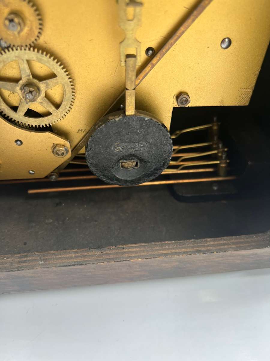 VINTAGE MANTLE CLOCK WITH KEY NOT TESTED MADE IN ENGLAND COMPLETE!!!!