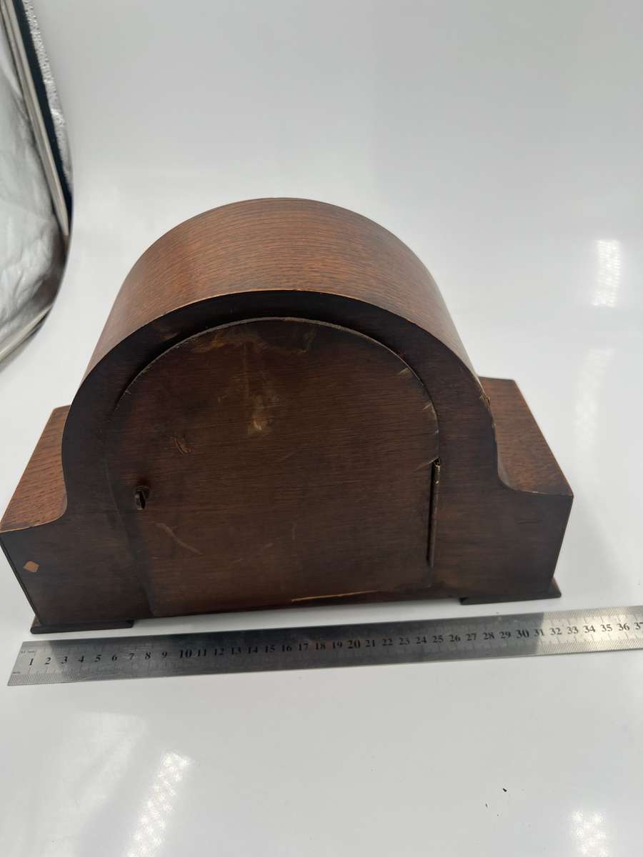 VINTAGE MANTLE CLOCK WITH KEY NOT TESTED MADE IN ENGLAND COMPLETE!!!!