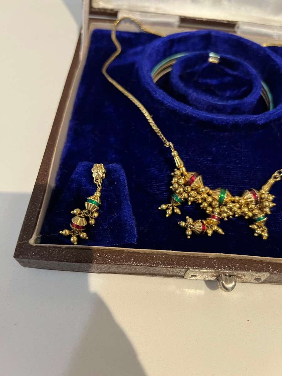 Necklaces set in case !!