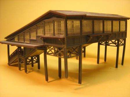 N GAUGE COVERED FOOTBRIDGE 2 TRACKS - VERY DETAILED