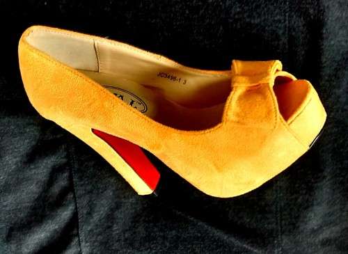 HIGH HEELS SHOES Sizes 3. Reduced to clear!!!