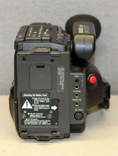 JVC GR-AX7 Camera-Reorder/Player Video-Movie Compact VHS With Accessories