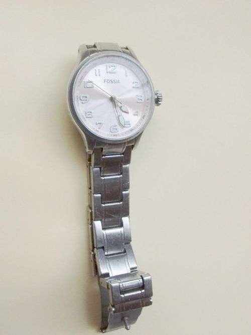 Ladies Fossil Wrist Watch. In Great Condition. To clear!!!!!!!!!
