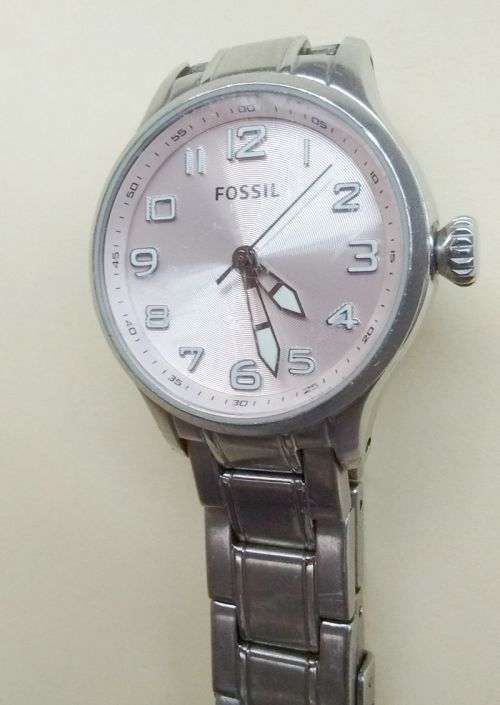Ladies Fossil Wrist Watch. In Great Condition. To clear!!!!!!!!!