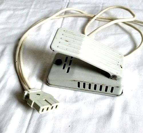 VINTAGE JANOME SEWING  MACHINE FOOT PEDAL/CONTROLLER