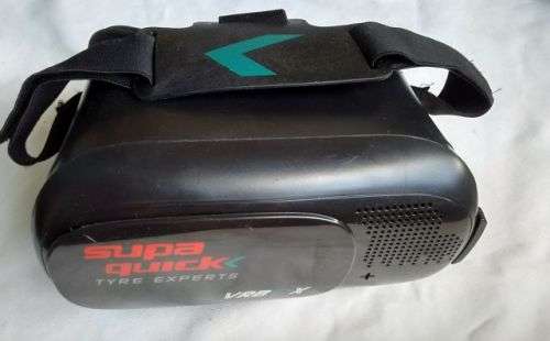 VR - VIRTUAL REALITY HEADSET.