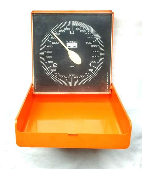 Wall Mounted Mechanical Scale. Up to 3KG