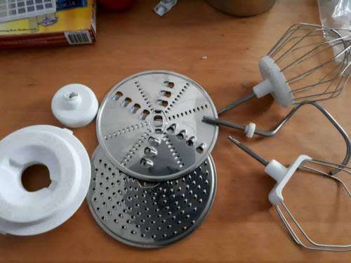 BOSCH KITCHEN MACHINE 4400/00. In good working condition