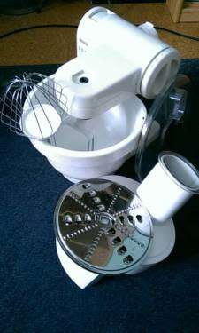 BOSCH KITCHEN MACHINE 4400/00. In good working condition